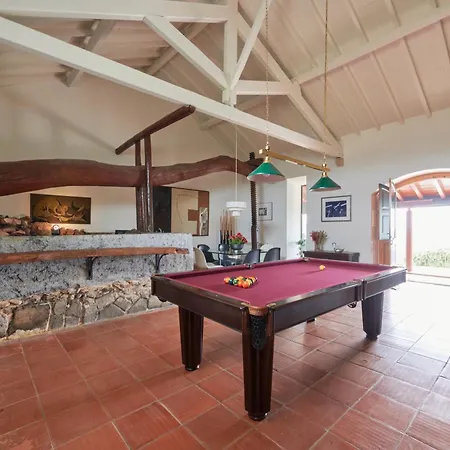 Villa 2br With Swimming Pool, By Timecooler Sobral de Monte Agraco